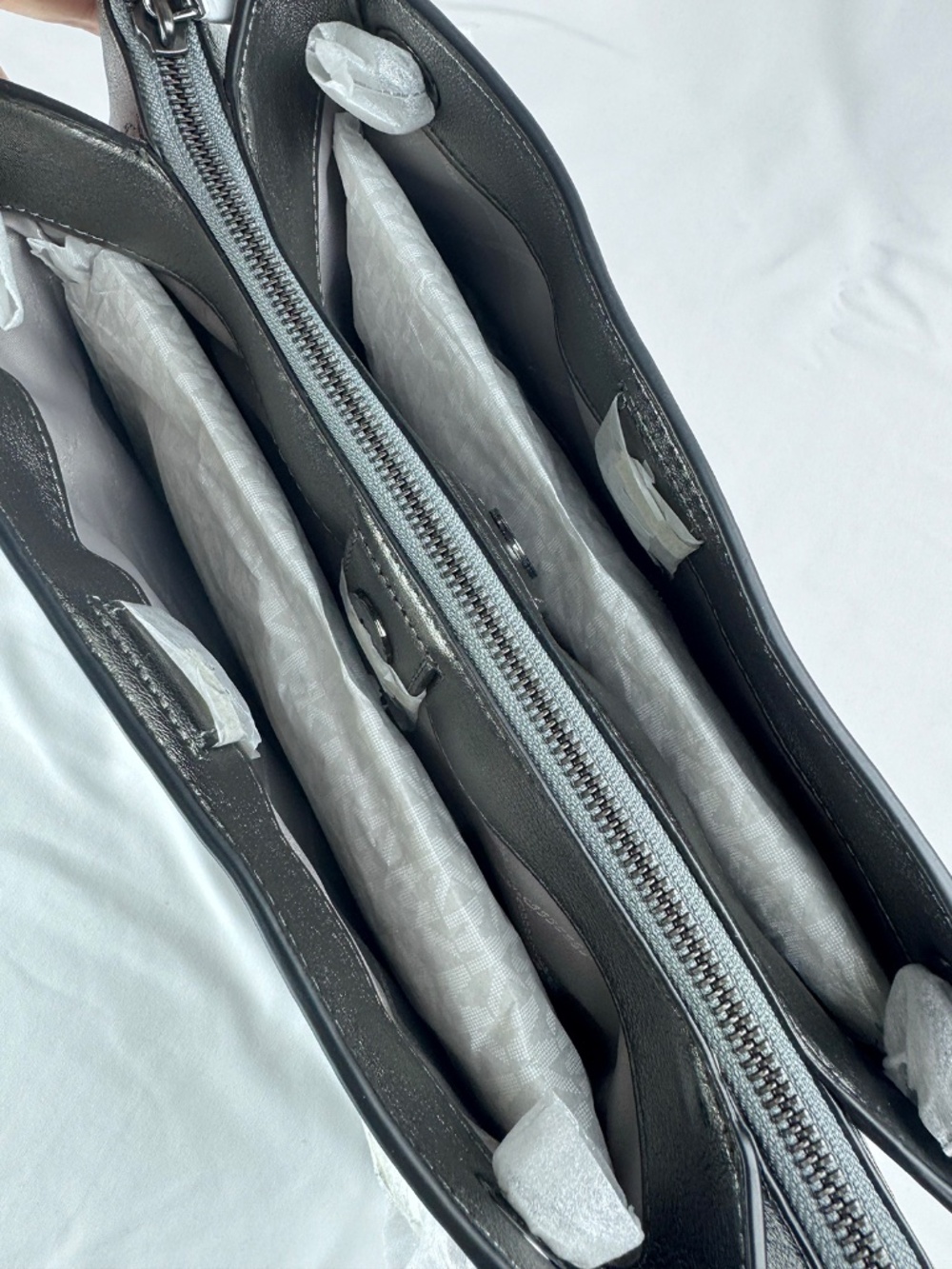 NWT Michael Kors Susan Anthracite/Gunmetal Leather Shoulder Bag w/ Chain Strap - Picture 6 of 12